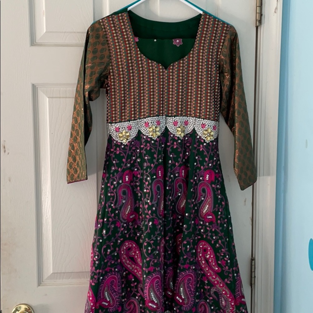 Mehndhi ready shalwar + kameez!
